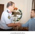 مدير الامن العام يكرم مواطنا ورجل امن
