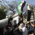 متظاهرون يحاولون اقتحام منزل القائم بالاعمال الايراني في القاهرة متظاهرون يحاولون اقتحام منزل القائم بالاعمال الايراني في القاهرة