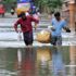 مقتل أكثر من 100 شخص في الهند والنيبال في فيضانات وانزلاقات تربة