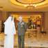 محمد بن زايد يبحث مع قائد القيادة المركزية الأميركية التعاون العسكري