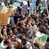 متظاهرون يغلقون الطريق العام بالعاصمة الليبية طرابلس