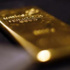 الذهب يرتفع بتراجع الدولار وتصاعد التوترات السياسية