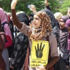 سلسلة بشرية لطالبات الأزهر للتنديد ببراءة مبارك
