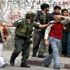اعتقال 4 فلسطينيين بعد اعتداء الاحتلال الإسرائيلي والمستوطنين عليهم في الخليل