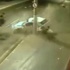 فيديو/ حادث مروع يقسم سيارة إلى نصفين