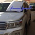 مواطنة تهدي “لاندكروزر” لأبنها الأربعيني فرحاً بحصوله على الشهادة المتوسطة