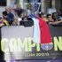 بالصور والفيديو.. برشلونة يحتفل بتتويجه بالدوري في شواع «كاتالونيا»