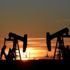 النفط ينتعش أكثر من 4% بفعل آمال خفض إنتاج أوبك والتحفيز
