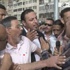 فيديو- مواطن يُحرج مراسل الجزيرة