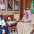 ولي العهد السعودي يتسلم رسالة من الرئيس الفلسطيني