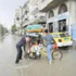 غرق شوارع غزة بالمياه العادمة جراء توقف محطة الصرف الصحي عن العمل