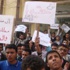 هددوا بالزحف الطلابي ومسيرات راجلة والاعتصام المفتوح أمام رئاسة الوزراء والقصر الجمهوري : طلاب جامعة ذمار يزحفون إلى صنعاء ويعتصمون أمام البرلمان ووزارة التعليم العالي ويطالبون بإقالة رئيس الجامعة والفاسدين فوراً. هددوا بالزحف الطلابي ومسيرات راجلة والاعتصام المفتوح أمام رئاسة الوزراء والقصر الجمهوري : طلاب جامعة ذمار يزحفون إلى صنعاء ويعتصمون أمام البرلمان ووزارة التعليم العالي ويطالبون بإقالة رئيس الجامعة والفاسدين فوراً.