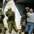 قوات الاحتلال تعتقل فلسطينيًا من قرية طورة الغربية