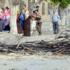 أهالي قرية بسوهاج يقطعون طريق «الكوامل» احتجاجًا على إصابة 3 في حادث تصادم