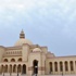 طقس حار ورطب برياح متقلبة الاتجاه