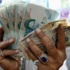 "إيران" تسعى لوقف تدهور الريال