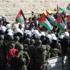 متظاهرون ضد الزيارة- كيري يقدم 75 مليون دولار لمشاريع فلسطينية