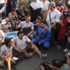 معتصمون بـ''صينية التحرير'' : ''كمان يومين هنشتري كوباية المياه''