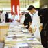 إقبال كثيف على معرض الرياض للكتاب في يومه الأول