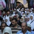 عشرات الاف المصلين يتوافدون الى الاقصى في الجمعة الاخيرة من رمضان