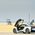 BMW i8 على شاطئ دبي