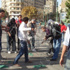 متظاهرون يغلقون ميدان التحرير بالأسلاك الشائكة والأحجار متظاهرون يغلقون ميدان التحرير بالأسلاك الشائكة والأحجار